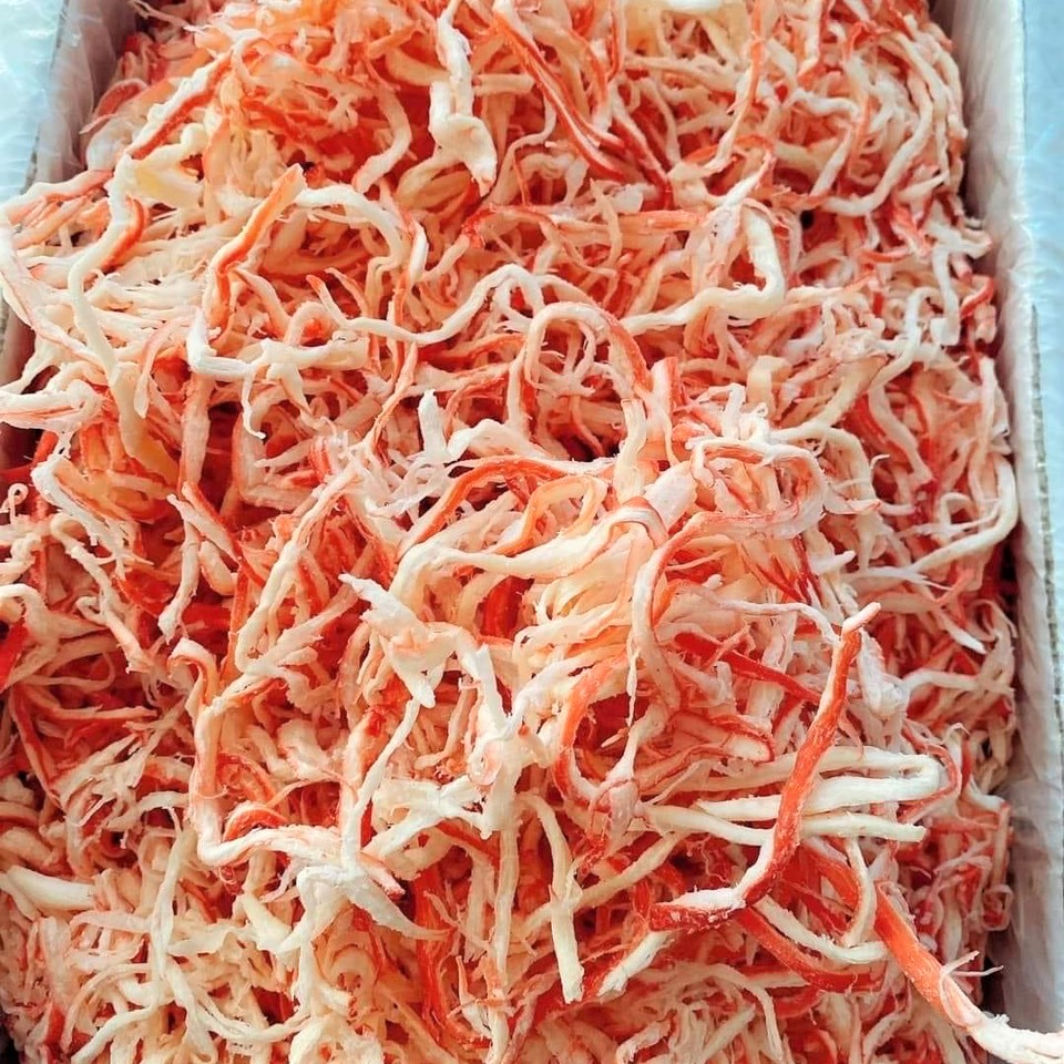 Khô mực hấp nước dừa xé sợi kèm tương ớt hộp pet 300g - hàng chất lượng thơm ngon, món ăn vặt ngon