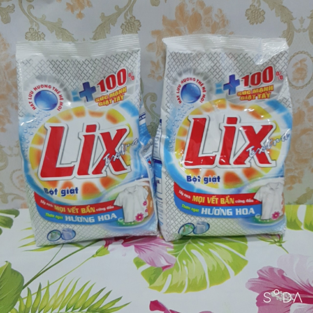 Bột giặt lix 560g thơm ngát hương hoa extra