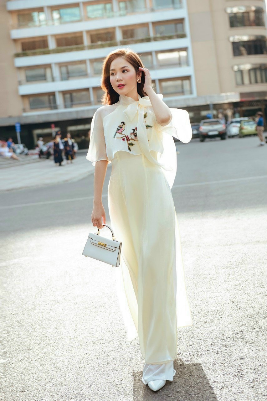 Áo dài tơ óng cao cấp Cẩm Vân, áo dài thiết kế điệu đà sang chảnh phối nơ