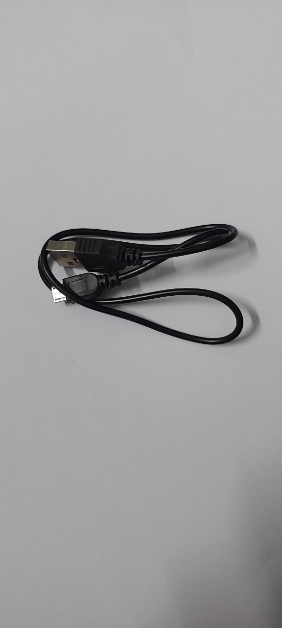 Hàng tặng không bán dây sạc- loa bluetooth