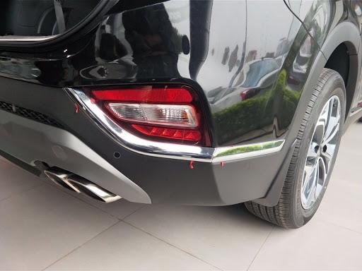 Bộ ốp viền đèn gầm Sau Xe Hyundai Santafe Form 2019,2020,2021 Cao cấp