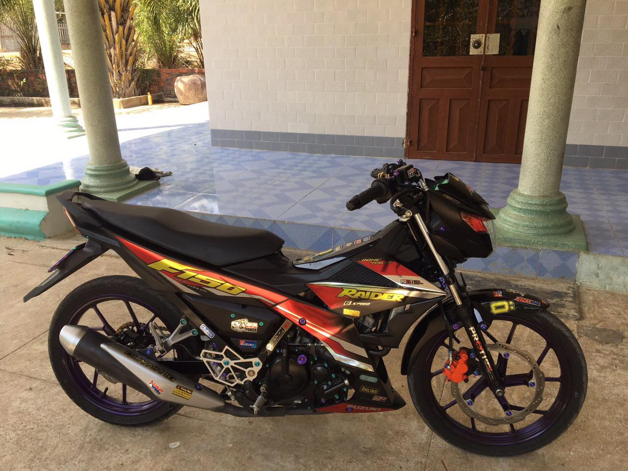 [HCM]Tem rời raider fi crom đỏ chỉ trắng tặng tem dán xi nhan