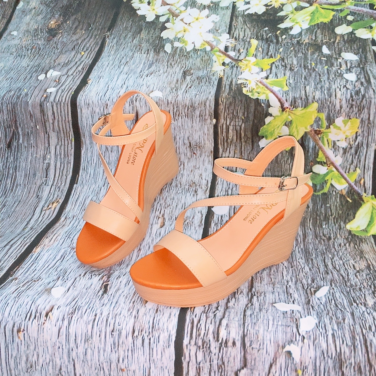 Giày sandal gót xuồng 9p quai ngang