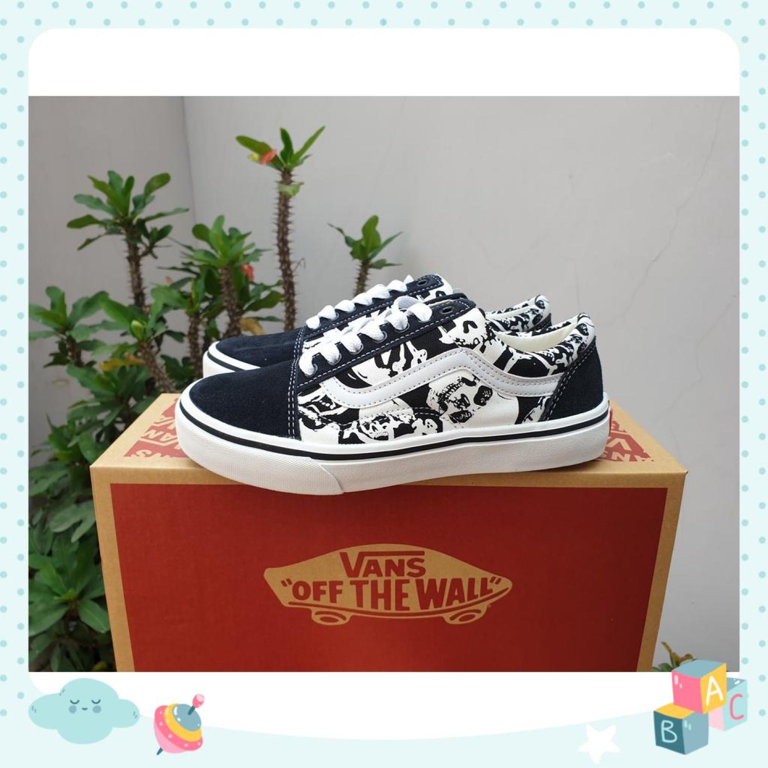 Giày sneakers vans old skool cổ thấp in hình đầu lâu màu trắng đen cá tính cho nam và nữ