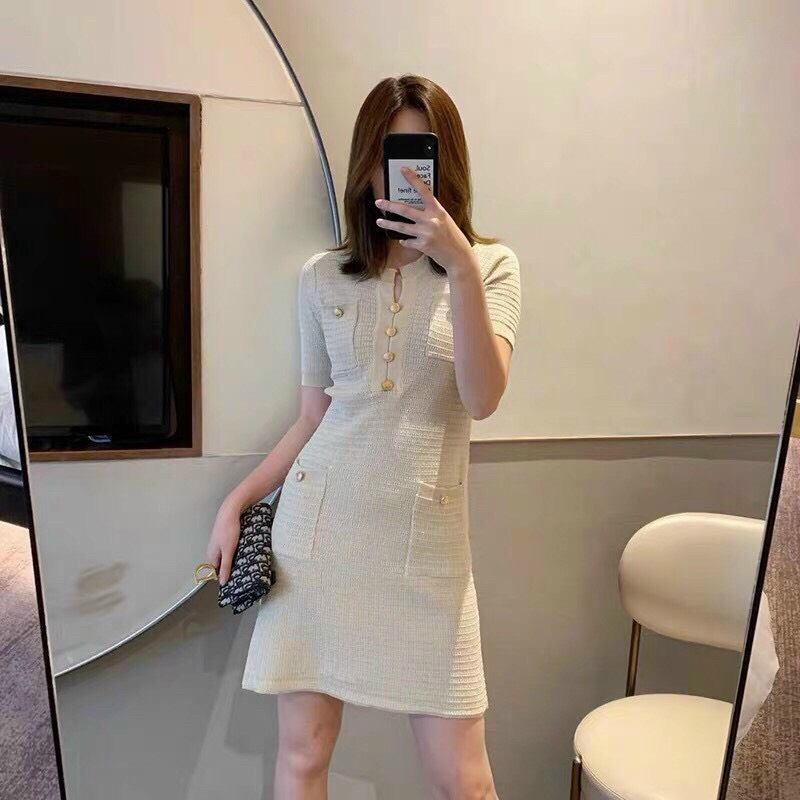 ĐẦM LEN KIM TUYẾN NÚT VÀNG SIÊU SANG CHẢNH,CHẤT LEN CỰC ĐẸP MỀM MỊN KHÔNG XÙ LÔNG NÓNG BÍ NSB