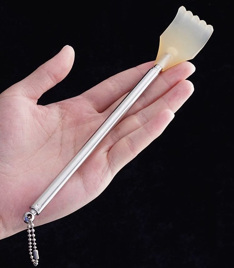 Cây Gãi Lưng Bàn Tay Nhựa Kéo Dài Lên 42Cm, Rút Gọn 16.5Cm, Có Tích Hợp Sẵn Móc Treo Tiện Lợi