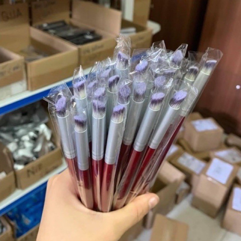 Cọ dặm ombre cán gỗ