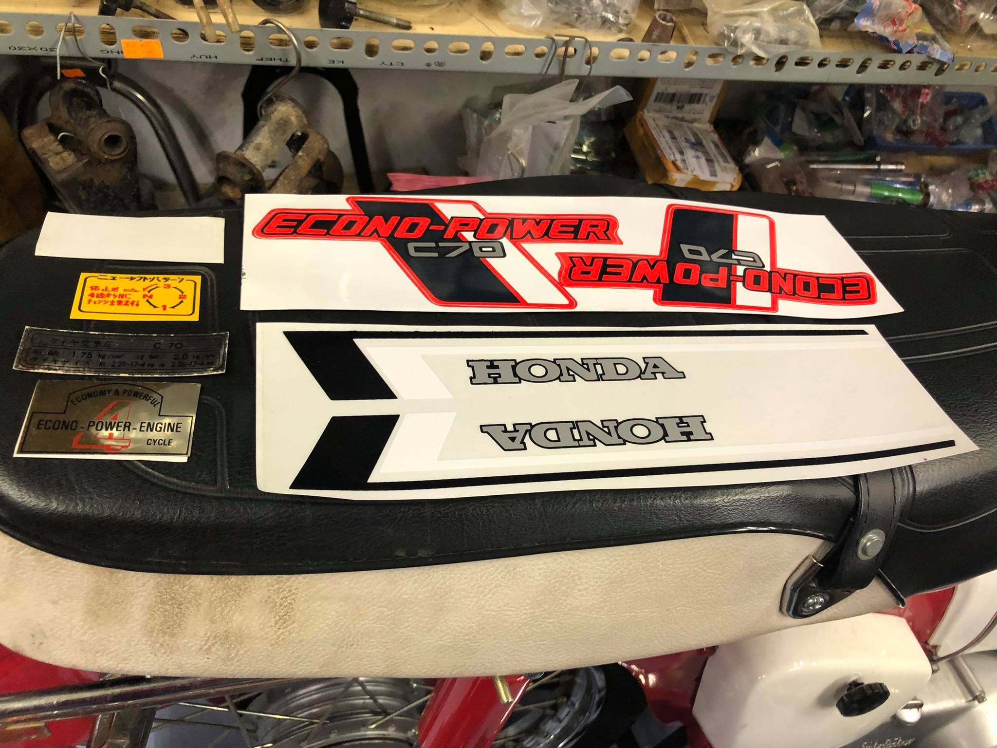 honda DD: bộ tem DD70 cho anh em dọn xe DD70 đỏ