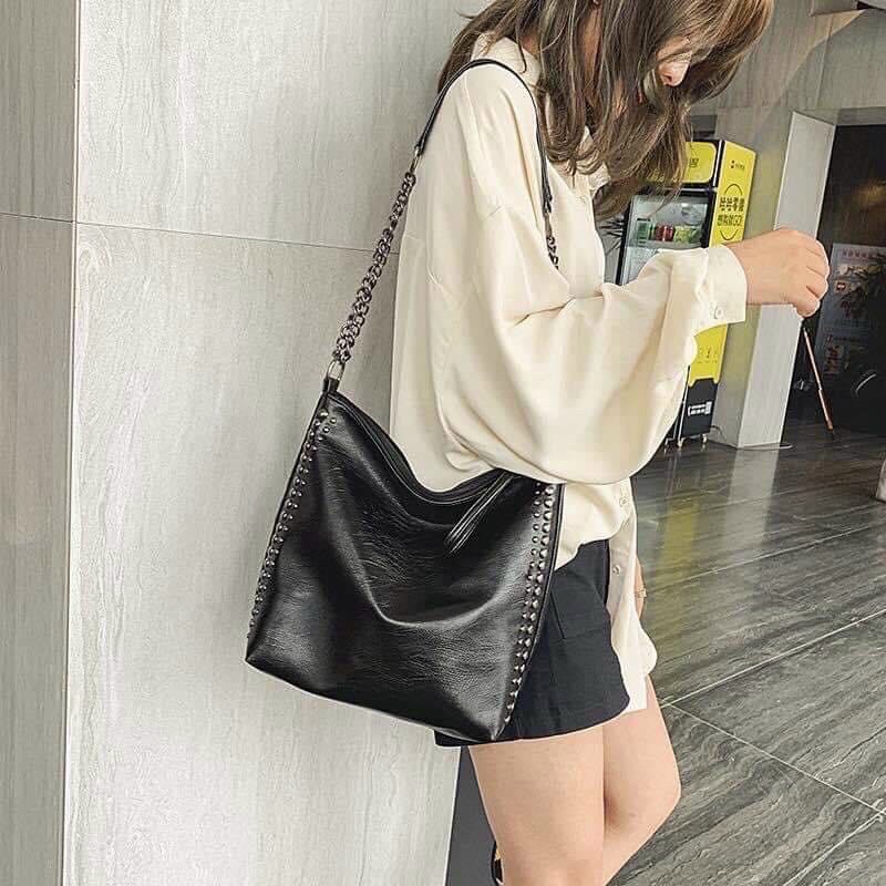 Túi học sinh size lớn đựng vừa a4 ạ