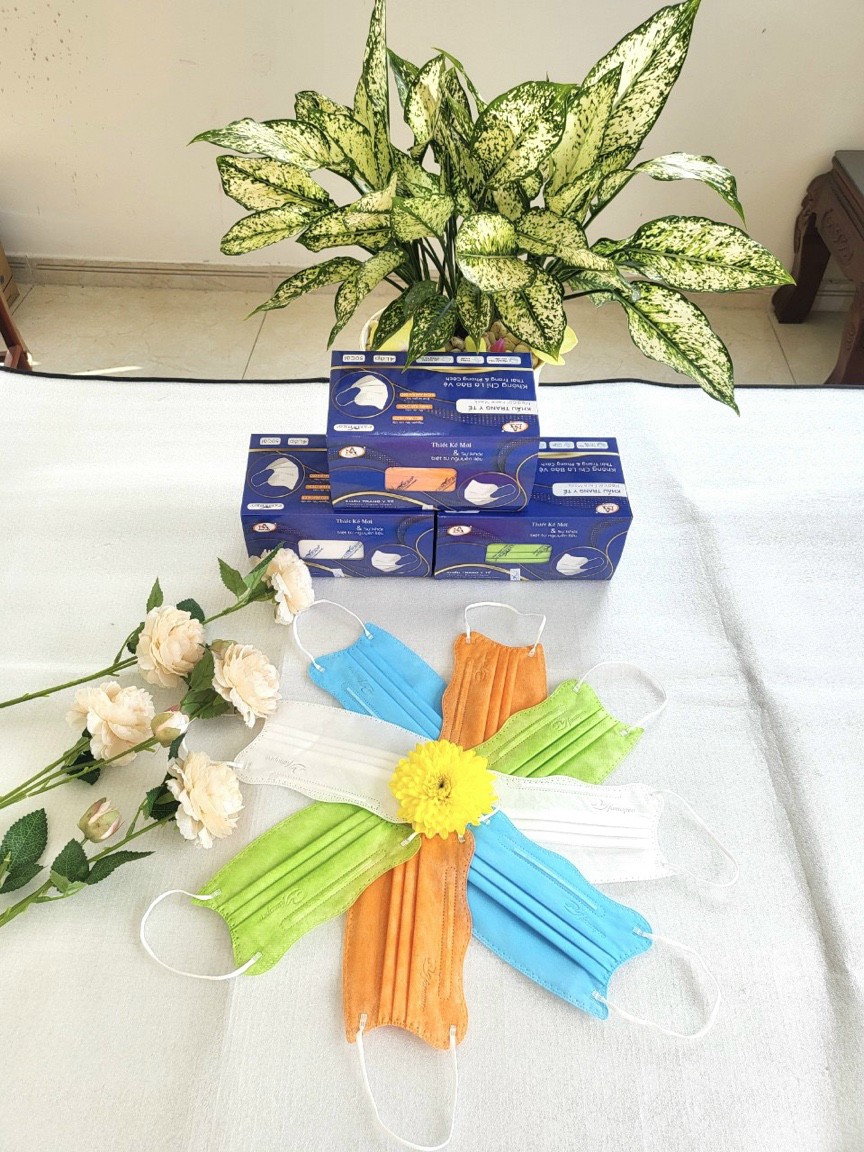 Hộp 50 cái Khẩu trang Y tế FAMAPRO KING CRAB - Cua cực chất, trẻ trung, phong cách