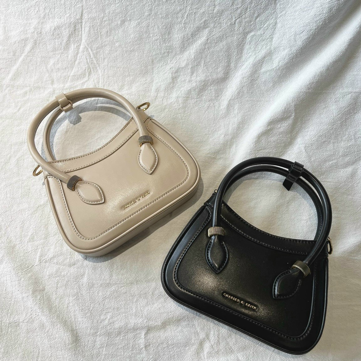 Túi xách c n k new arival có quai cầm tay dễ thuơng xinh xắn y hình size 20cm