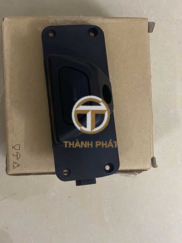 Công tắc mở cốp hậu cerato 2019