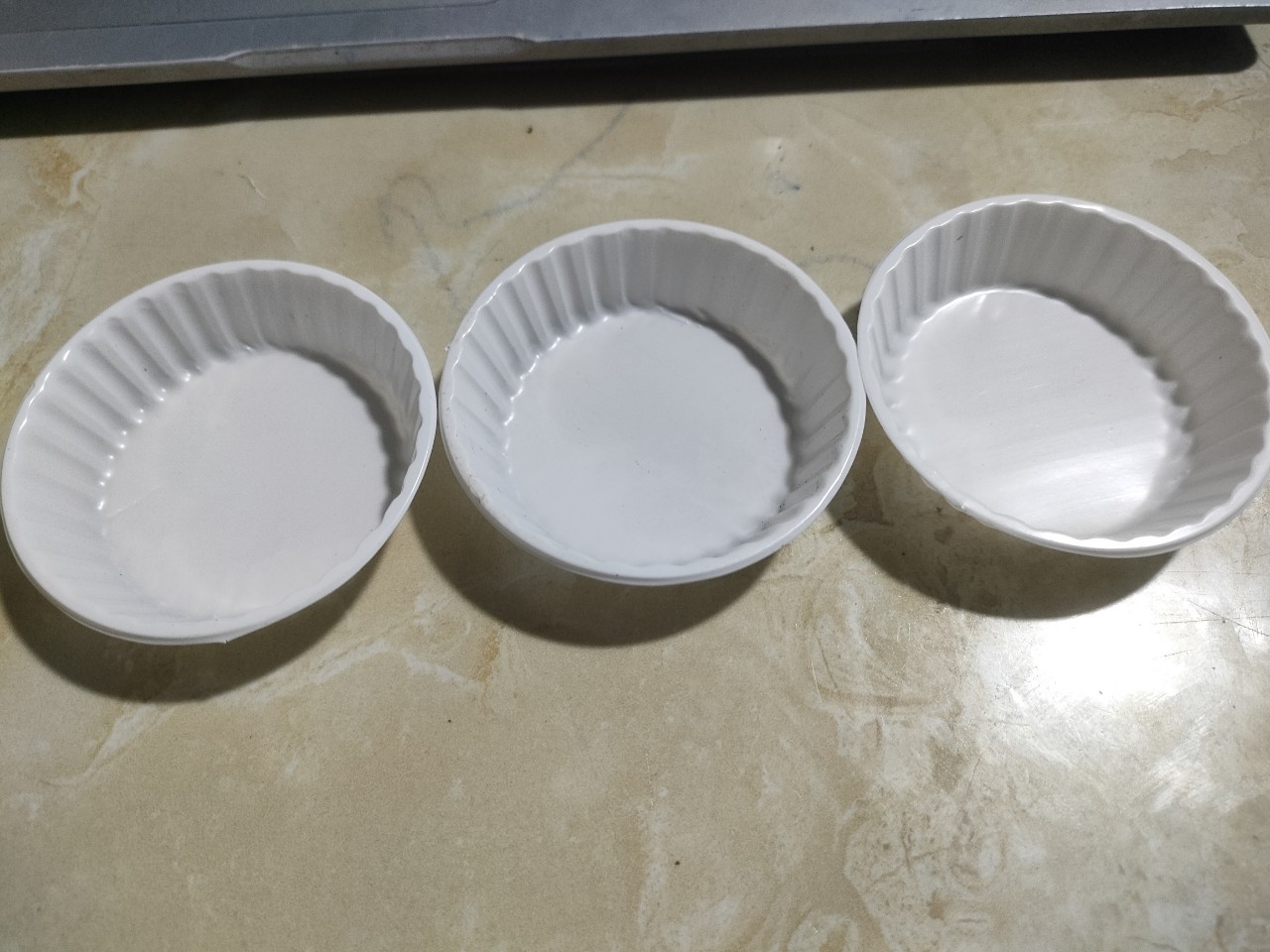 Lốc 100 cái chén giấy đựng muối tiêu , gia vị màu trắng