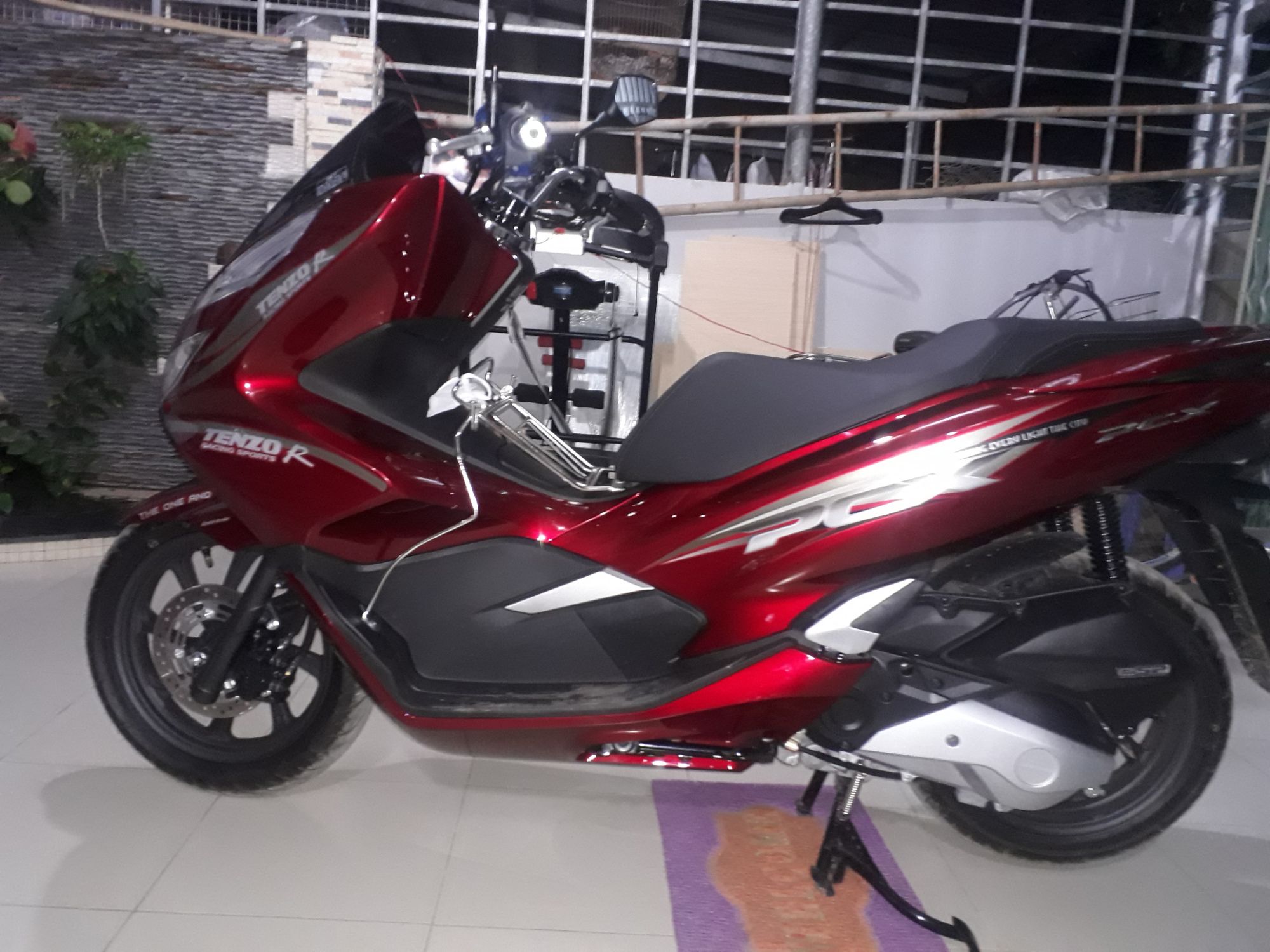 [HCM]Tem xe Pcx  tem rời kendy bóng dán xe đỏ