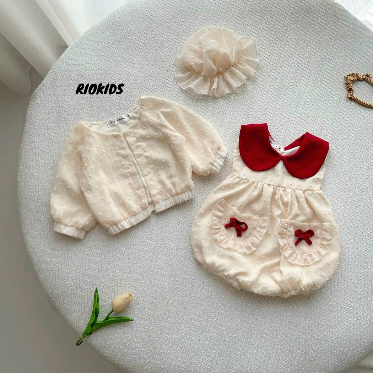 BD204 Bodysuit áo liền quần sát nách RIOKIDS phối áo khoác cho bé gái sơ sinh đầy tháng