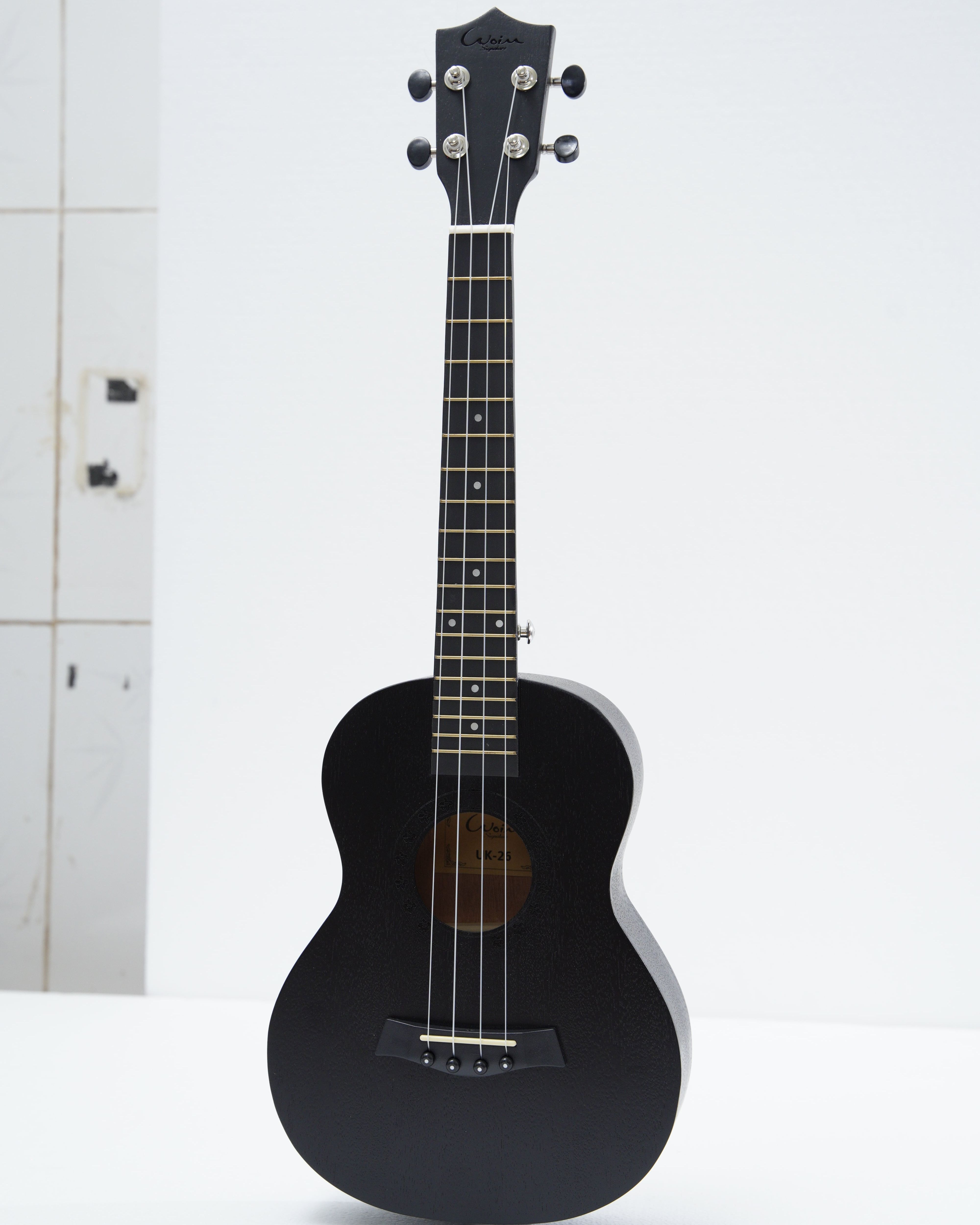 Ukulele tenor gỗ anh đào đen - hàng có sẵn.