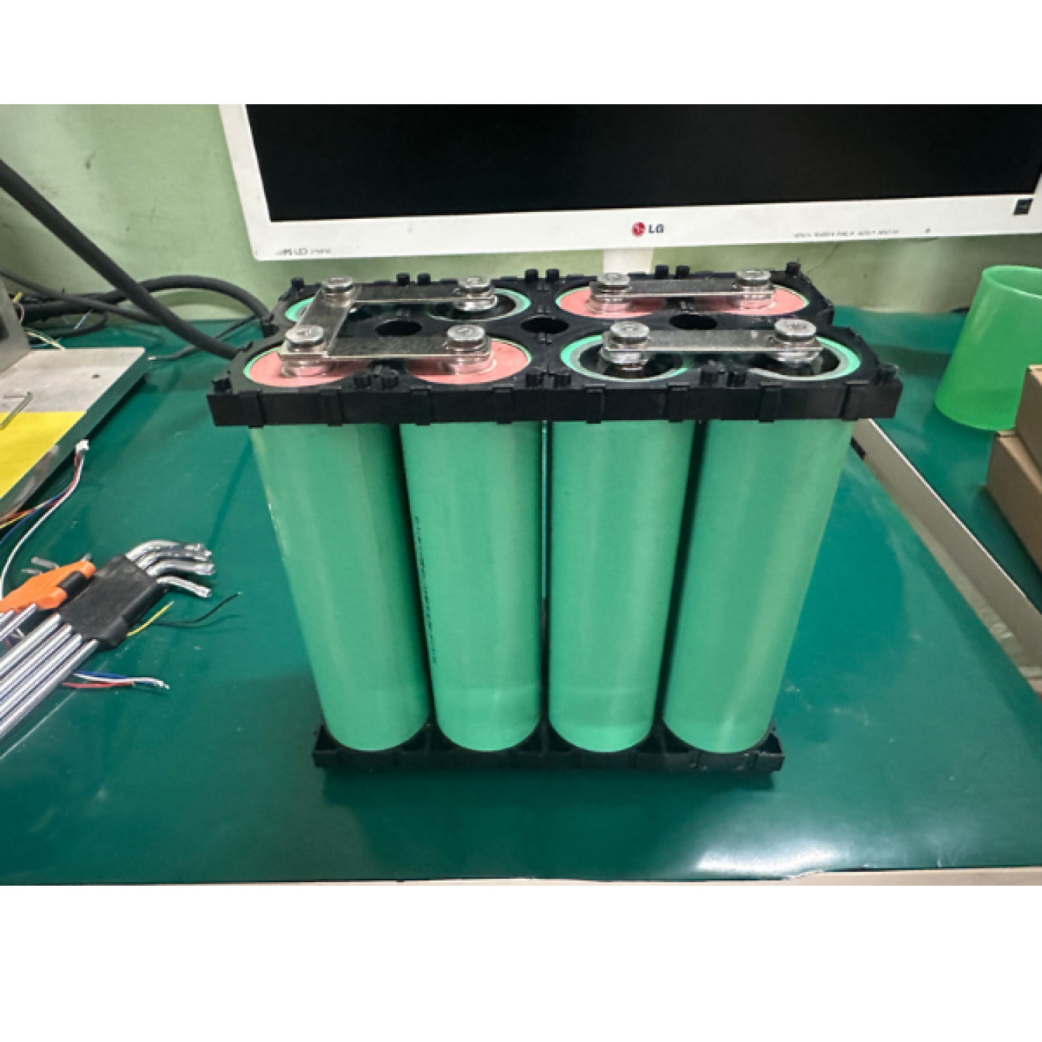 Combo bình lưu trữ hệ 12V 44Ah, pin 46160 ( 14,6V) 26