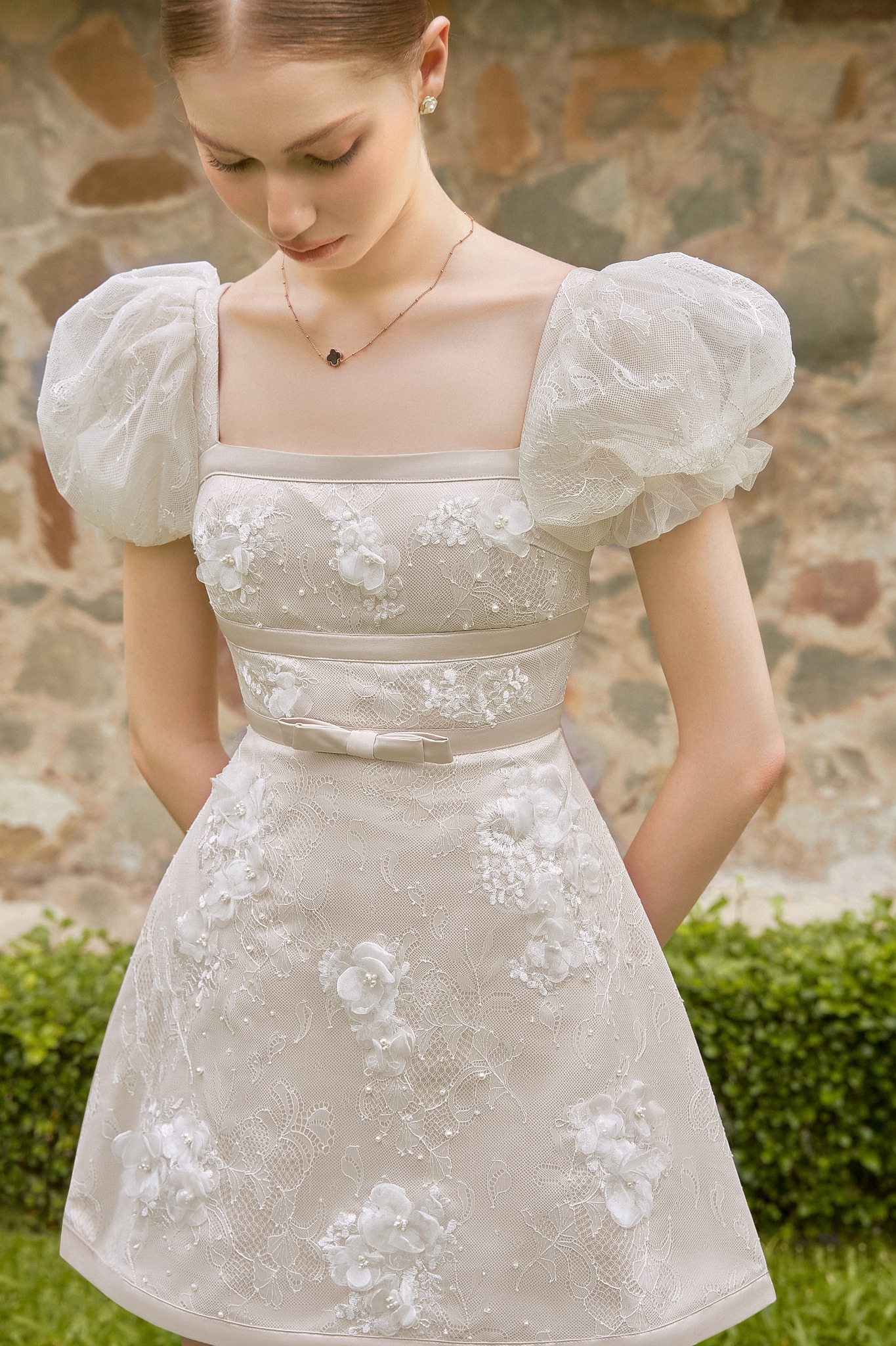 MAVEN - Váy cổ vuông tay bồng đính kết thêu hoa đính nơ eo Stephanie