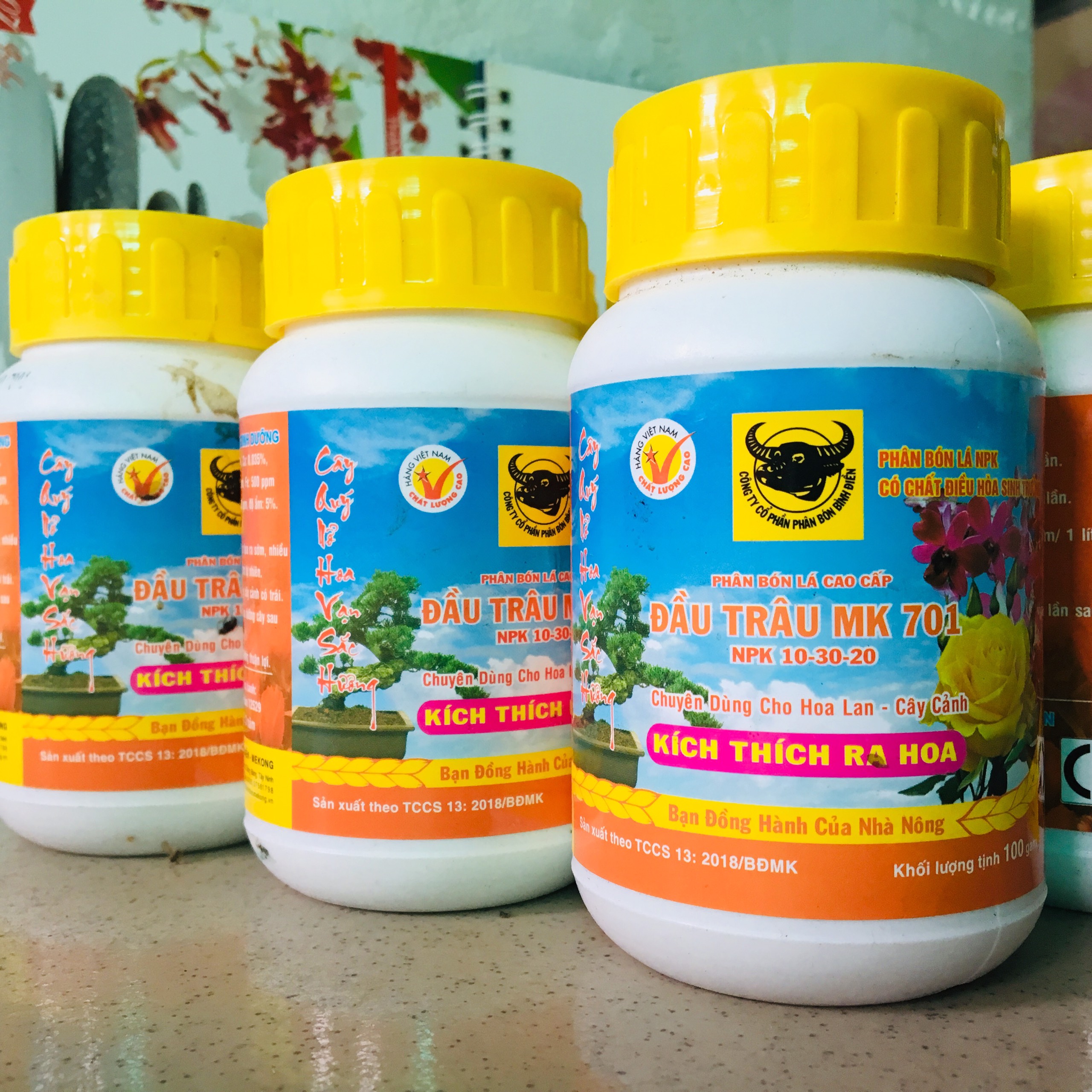 Phân Bón Đầu Trâu 701 Kích Thích Ra Hoa 100Gr