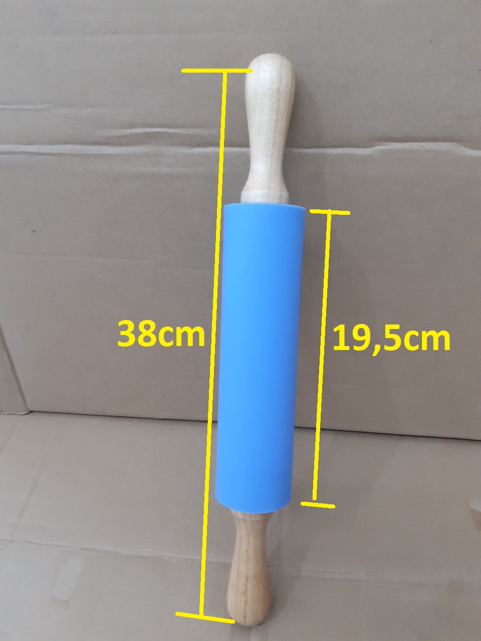 Chày cán bột silicon 38cm tay cầm bằng gỗ