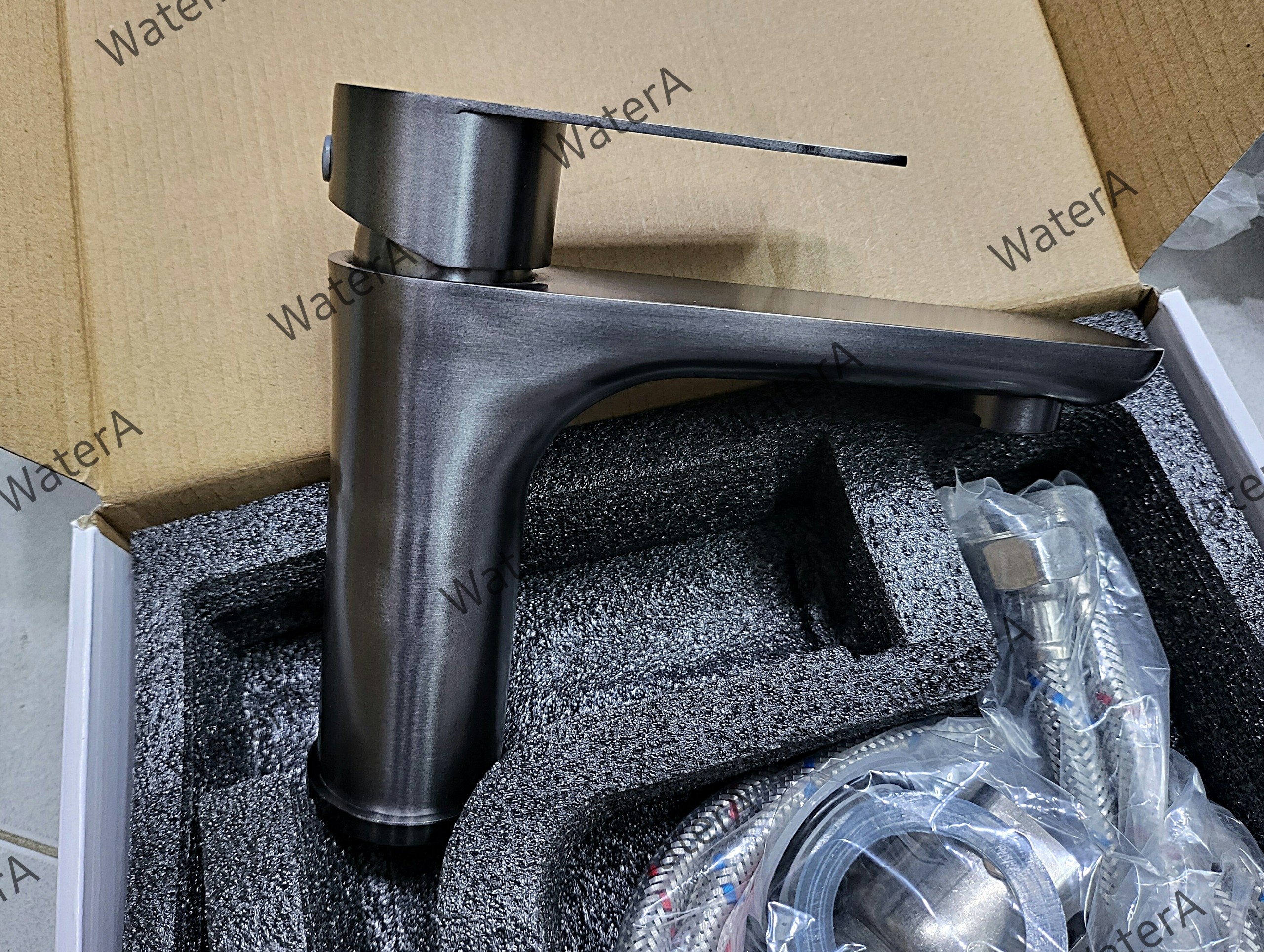 Vòi lavabo, vòi rửa mặt nóng lạnh inox SUS 304 sơn tĩnh điện xám đen