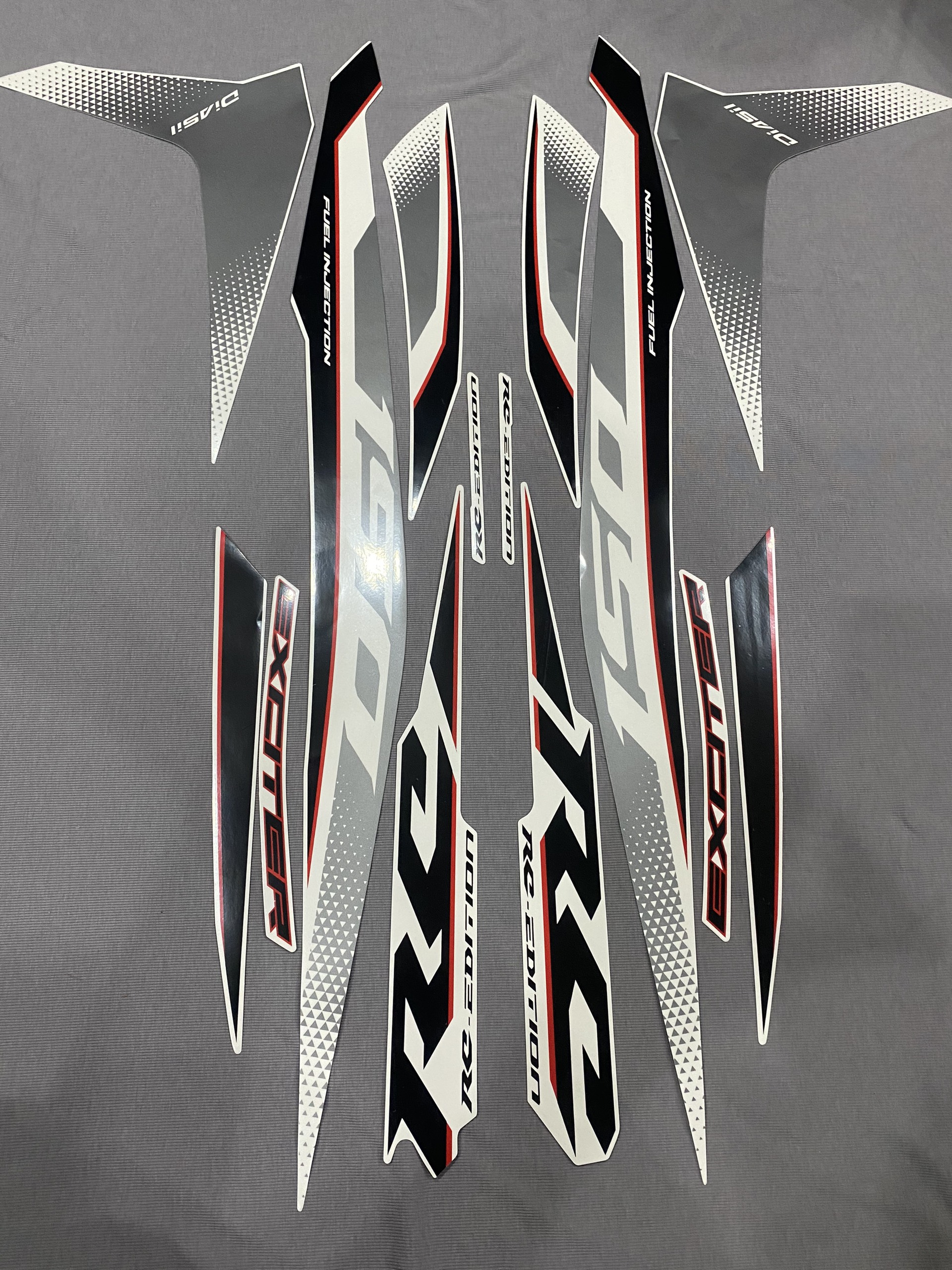 Nguyên bộ tem rời 3 lớp zin thái dán xe máy Yamaha Exciter 150 RC 2018 2019 màu trắng xám