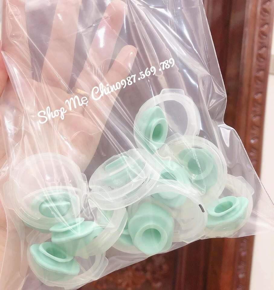 Van elvie like new (1 van xanh+ 1 nắp trắng trong)