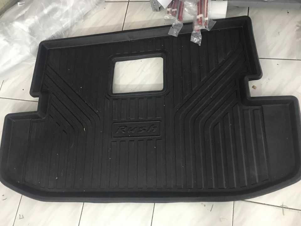 Lót cốp nhựa Toyota Rush