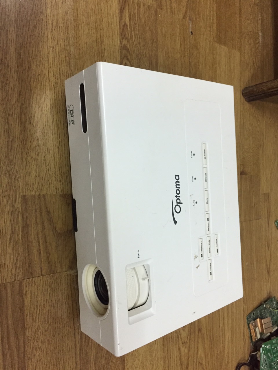 máy chiếu cũ optoma es522 sáng đẹp