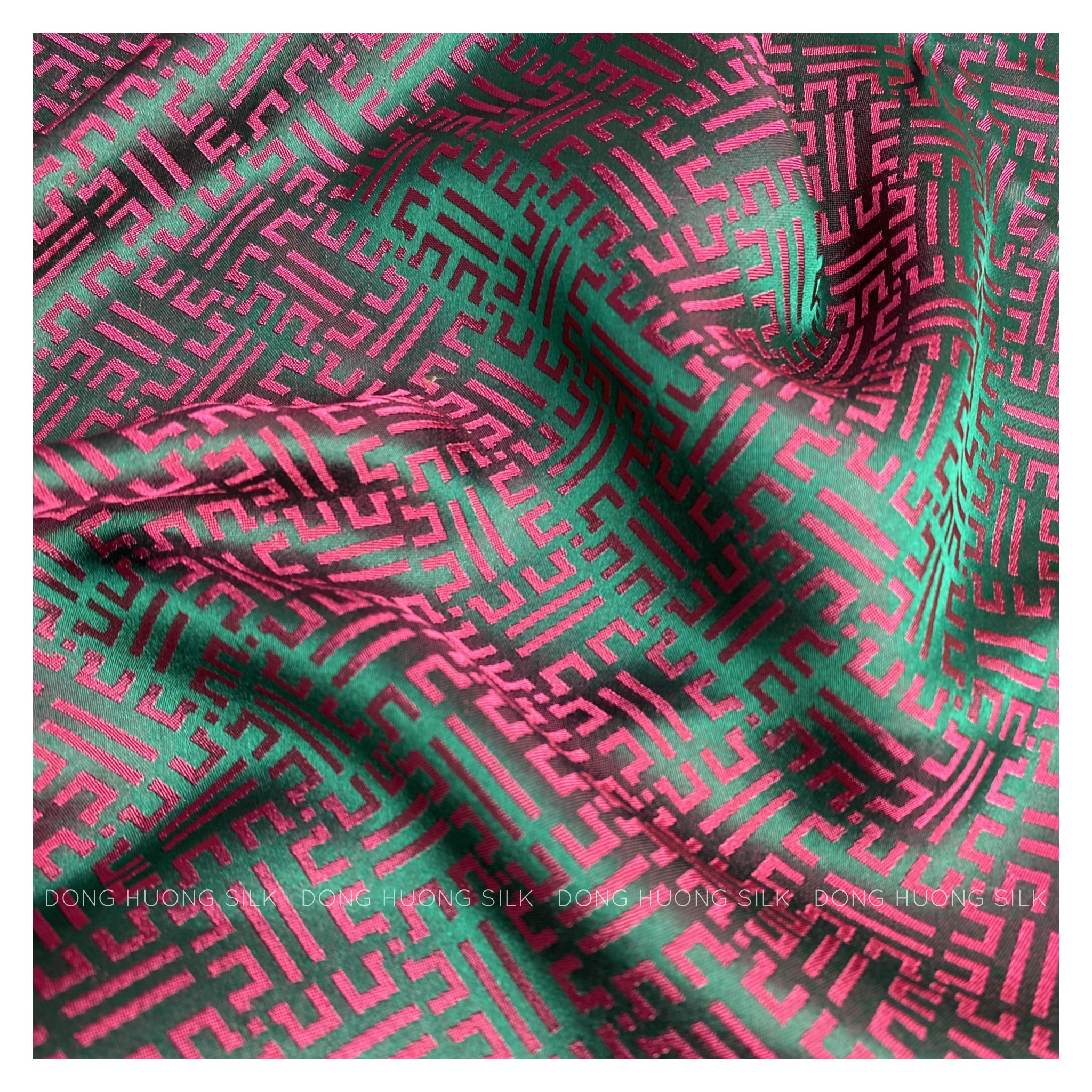 Vải Lụa Tơ Tằm Satin Họa Tiết Chiện Tím Sen – LHVS042