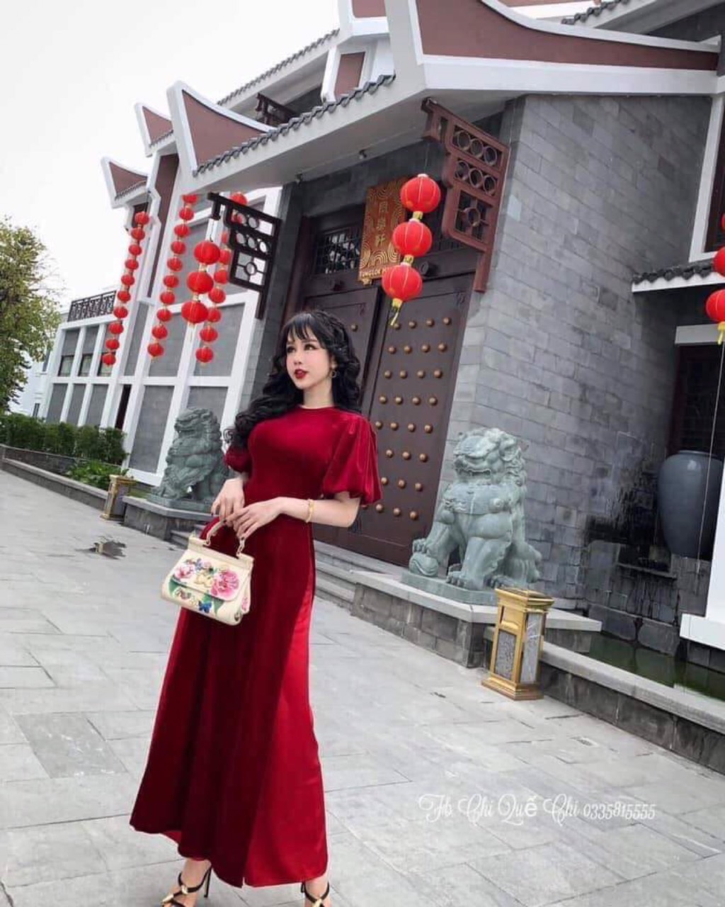 Bộ áo dài cách tân nhung tay bồng