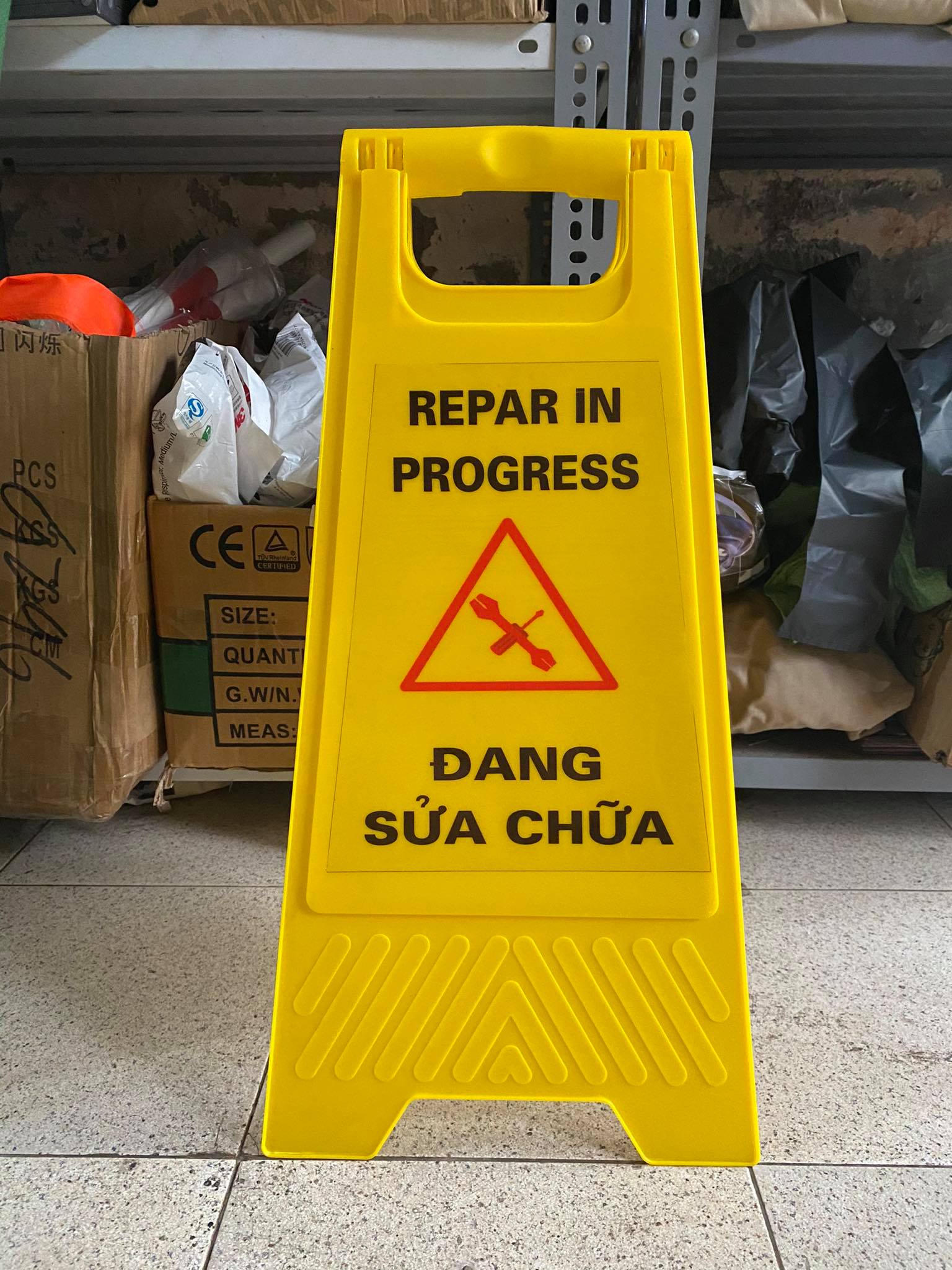 Biển chữ A cảnh báo- biển báo đang sửa chữa