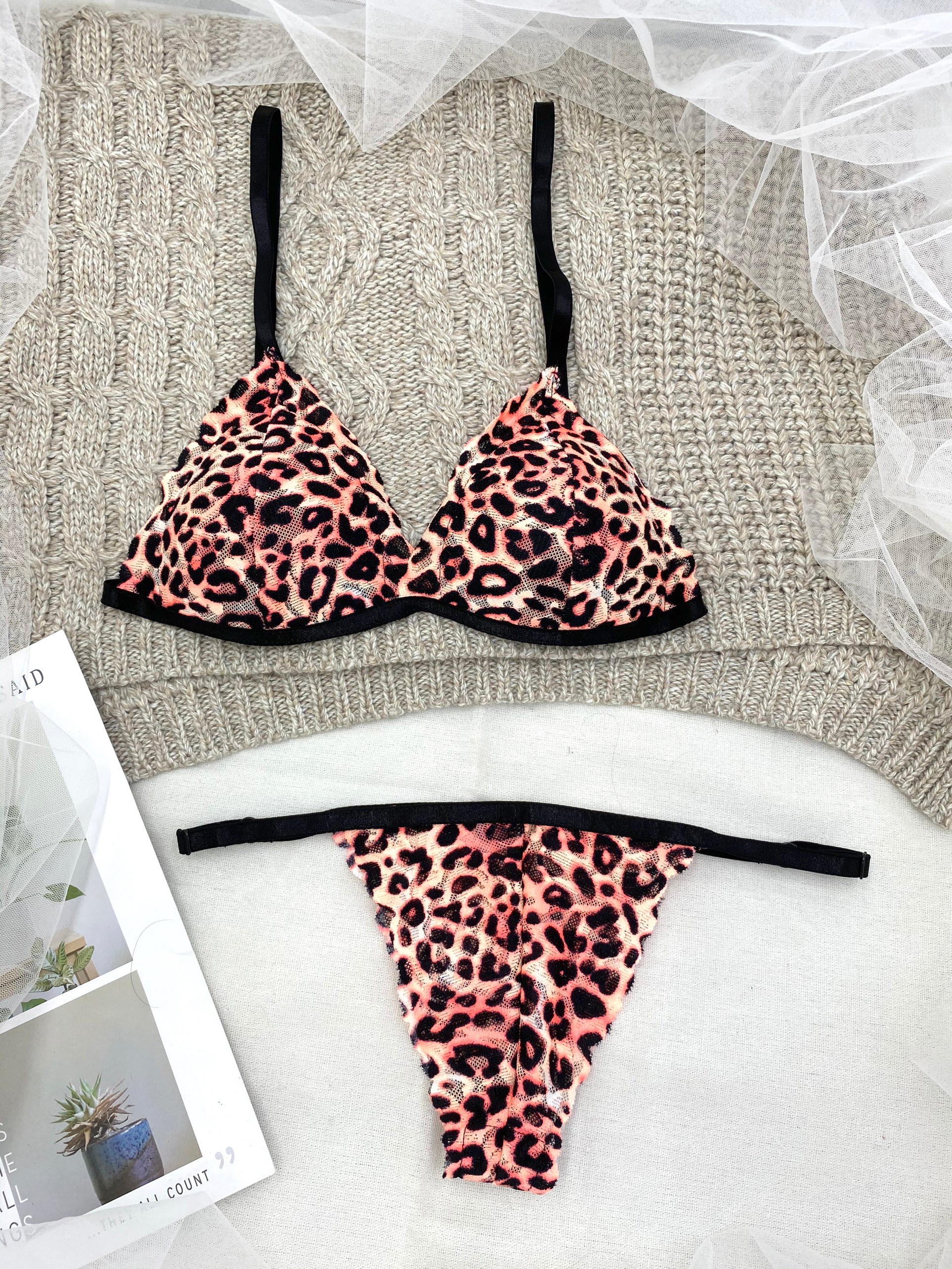 [HCM]Đồ lót nữ sexy da beo nguyên set gồm áo + quần [đồ lót - áo lót - quần lót - bikini - đồ lót ren - bra - đồ lót giá rẻ - áo ngực - quần lọt khe - đồ lót ren - quần lót bầu - áo lót ren - đồ lót nữ sexy – đồ lót lọt khe]