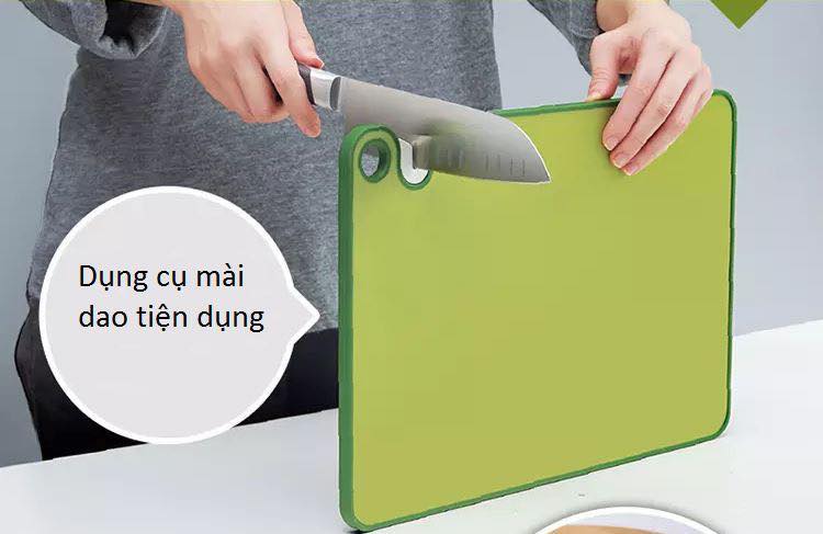 Thớt kháng khuẩn cao cấp Lock&Lock kèm mài dao tiện lợi.