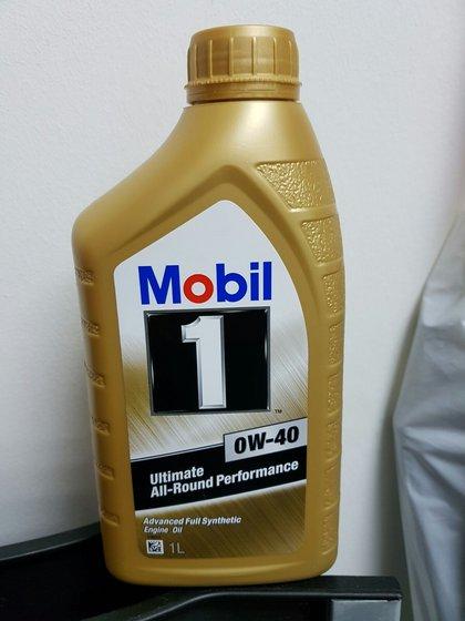 Nhớt Mobil 1 0W40 chai vàng Ultimate All-Round Performance 1L