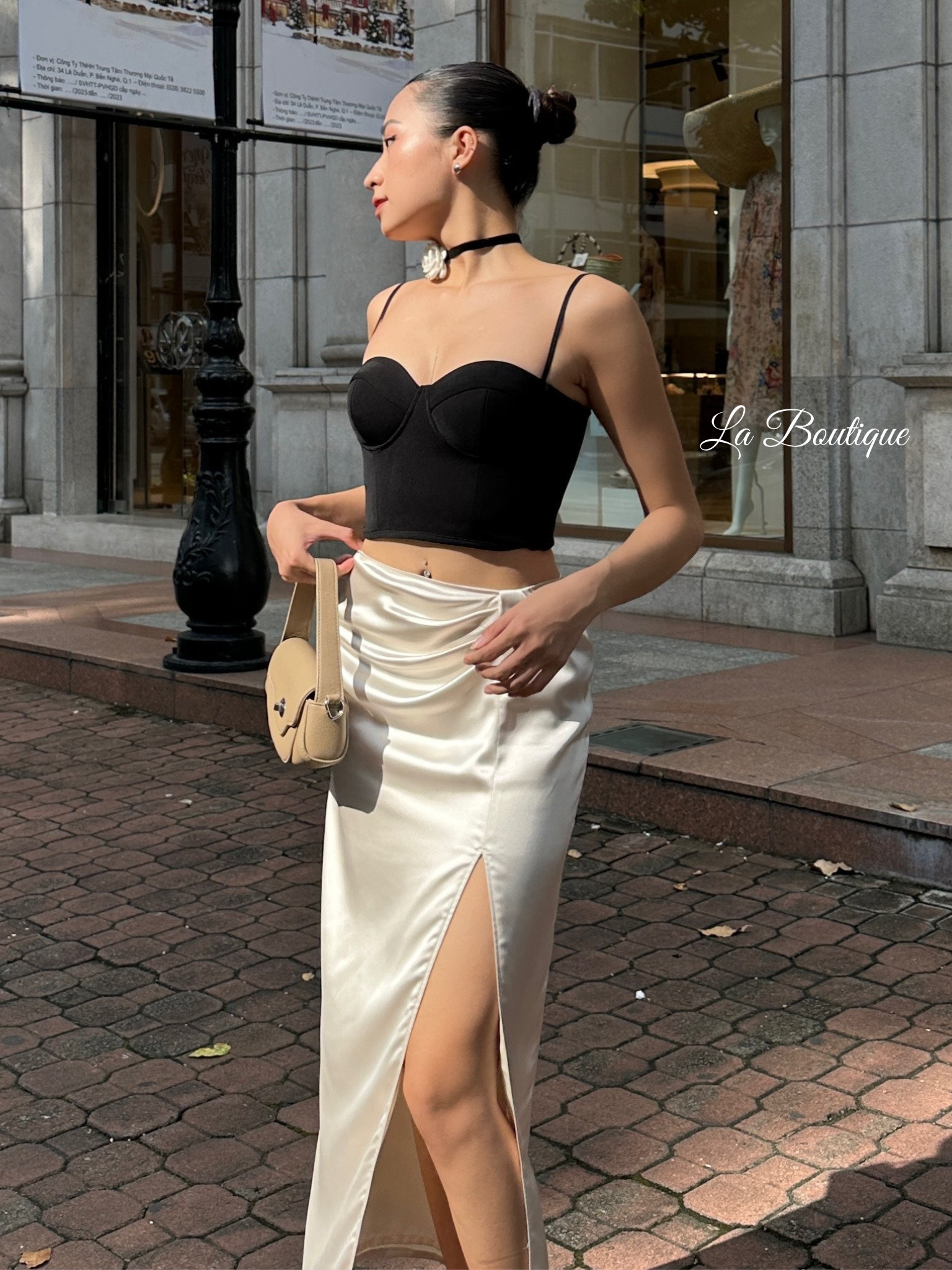 Chân Váy Lụa Xẻ Tà LA BOUTIQUE Lưng Cao Nhún Eo Tôn Dáng Thông Thường