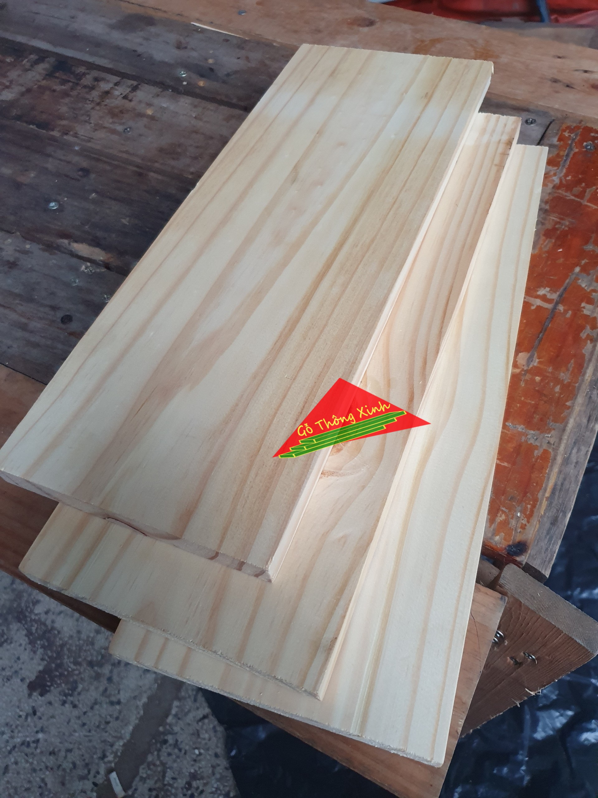 Combo 3 tấm gỗ thông tấm rộng 15cm,dày 2cm, dài 50cm được bào láng 4 mặt thích hợp làm kệ, decorde, ốp tường,...