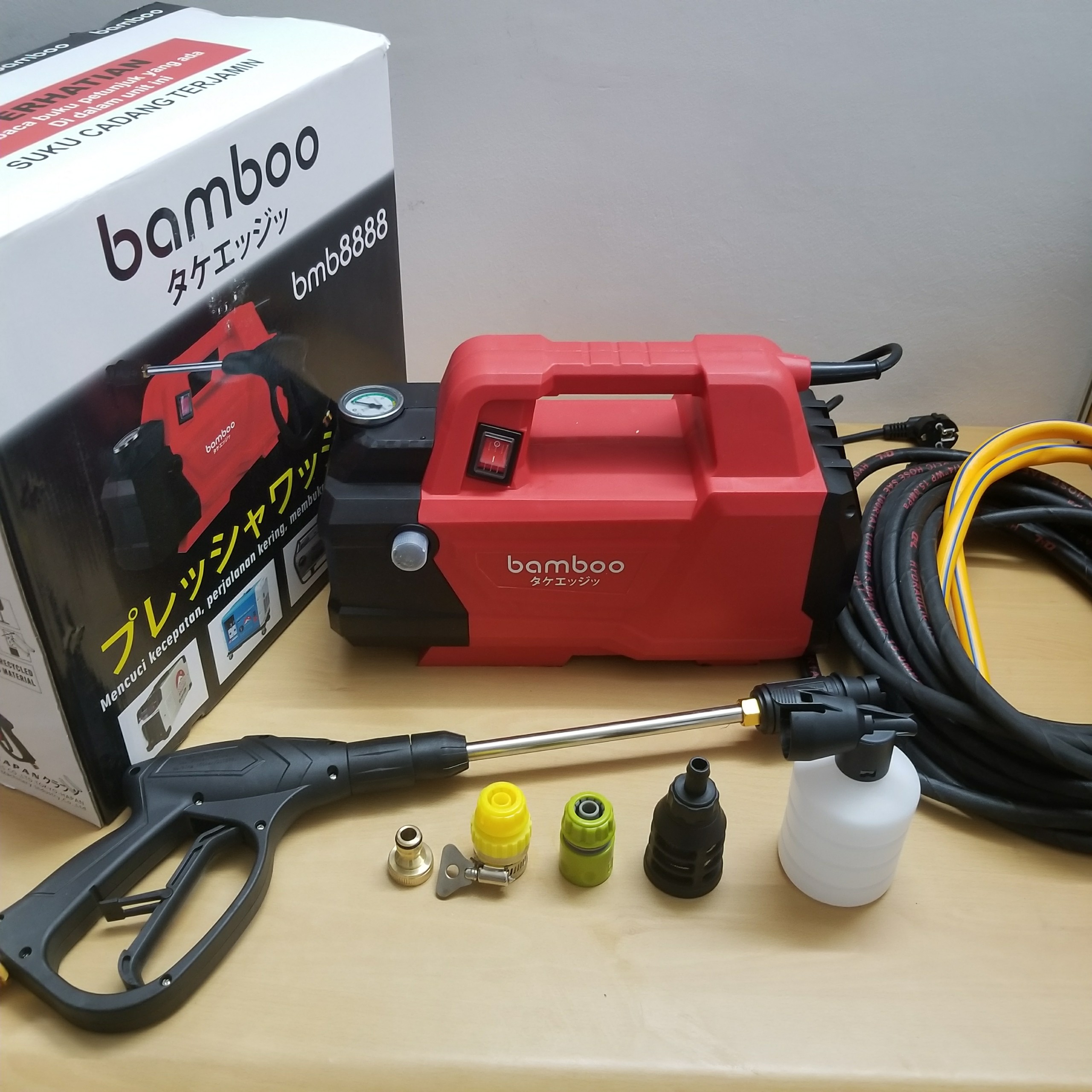 Máy rửa xe mini 2000w bamboo 8888