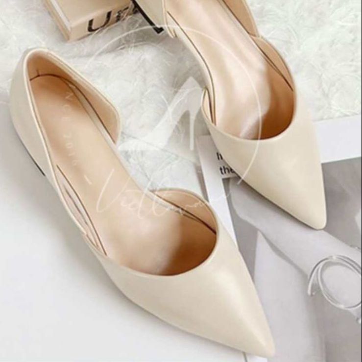 Giày bệt mũi nhọn Mã LCB8 2 màu đen và kem hót hít