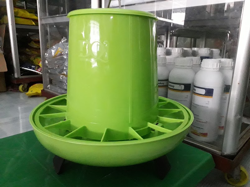 Máng ăn chống bới, Máng ăn gà vịt