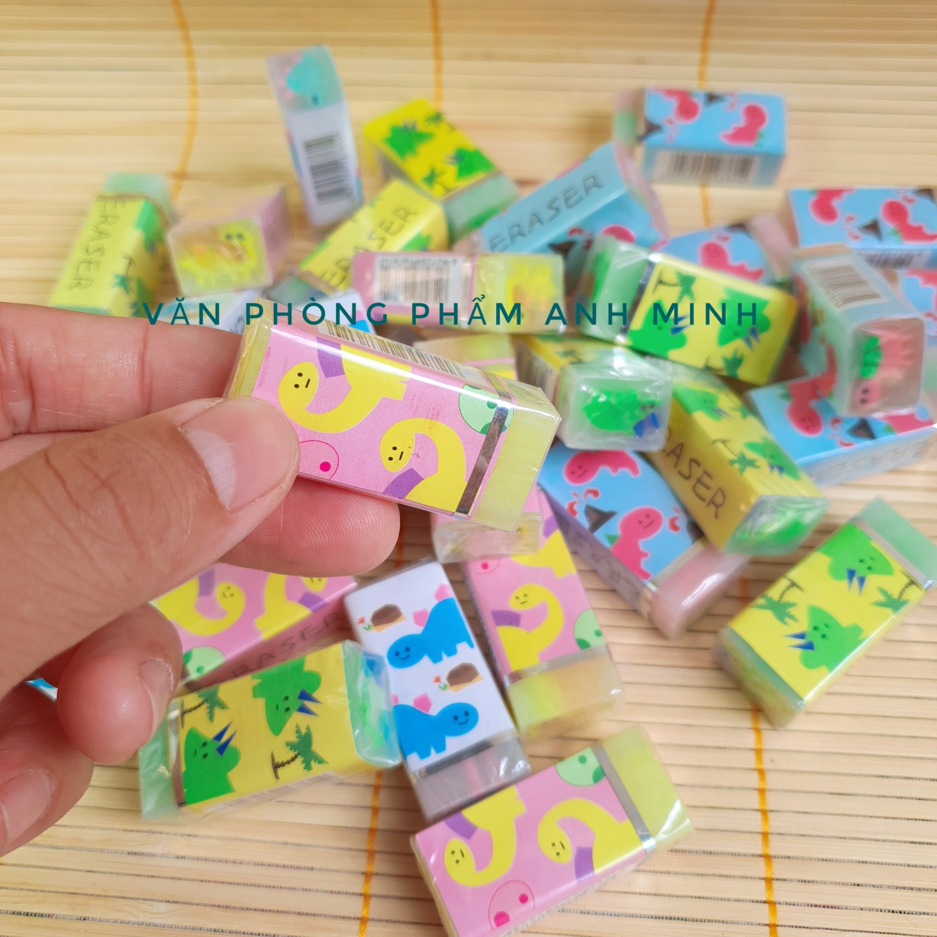 Set gồm 3 cục gôm tẩy bút chì hình Khủng Long dễ thương
