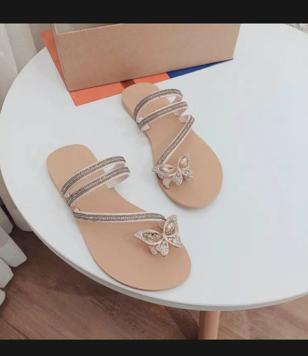 Dép xỏ ngón đính bướm đá siêu xinh