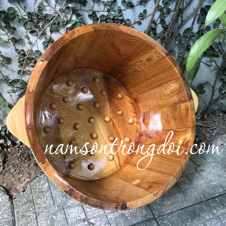 Chậu ngâm chân gỗ Pơ Mu có hạt massage