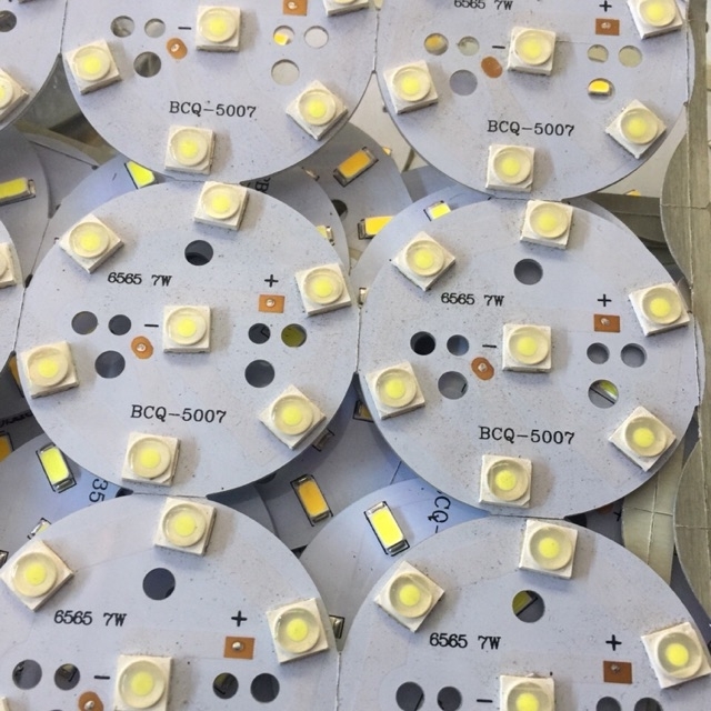 Nhân led miếng 7w