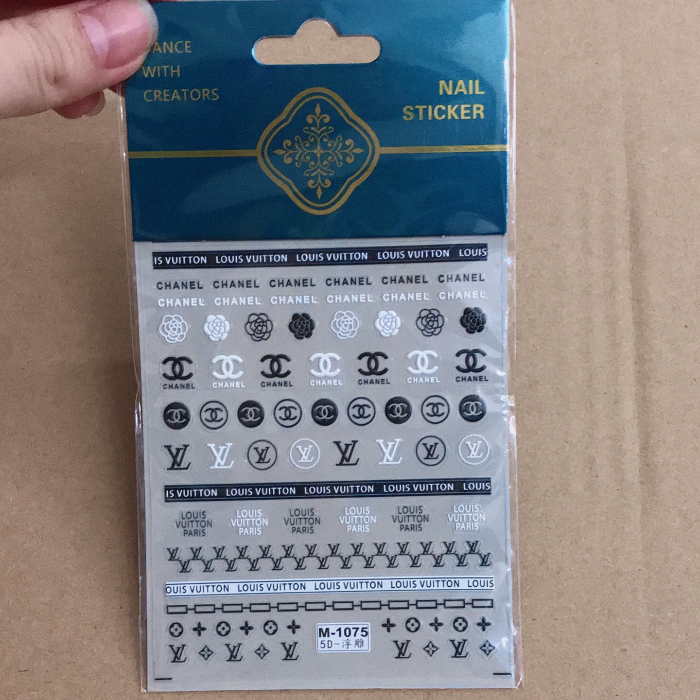 Sticker dán móng 5d mẫu thương hiệu mã - m-1075