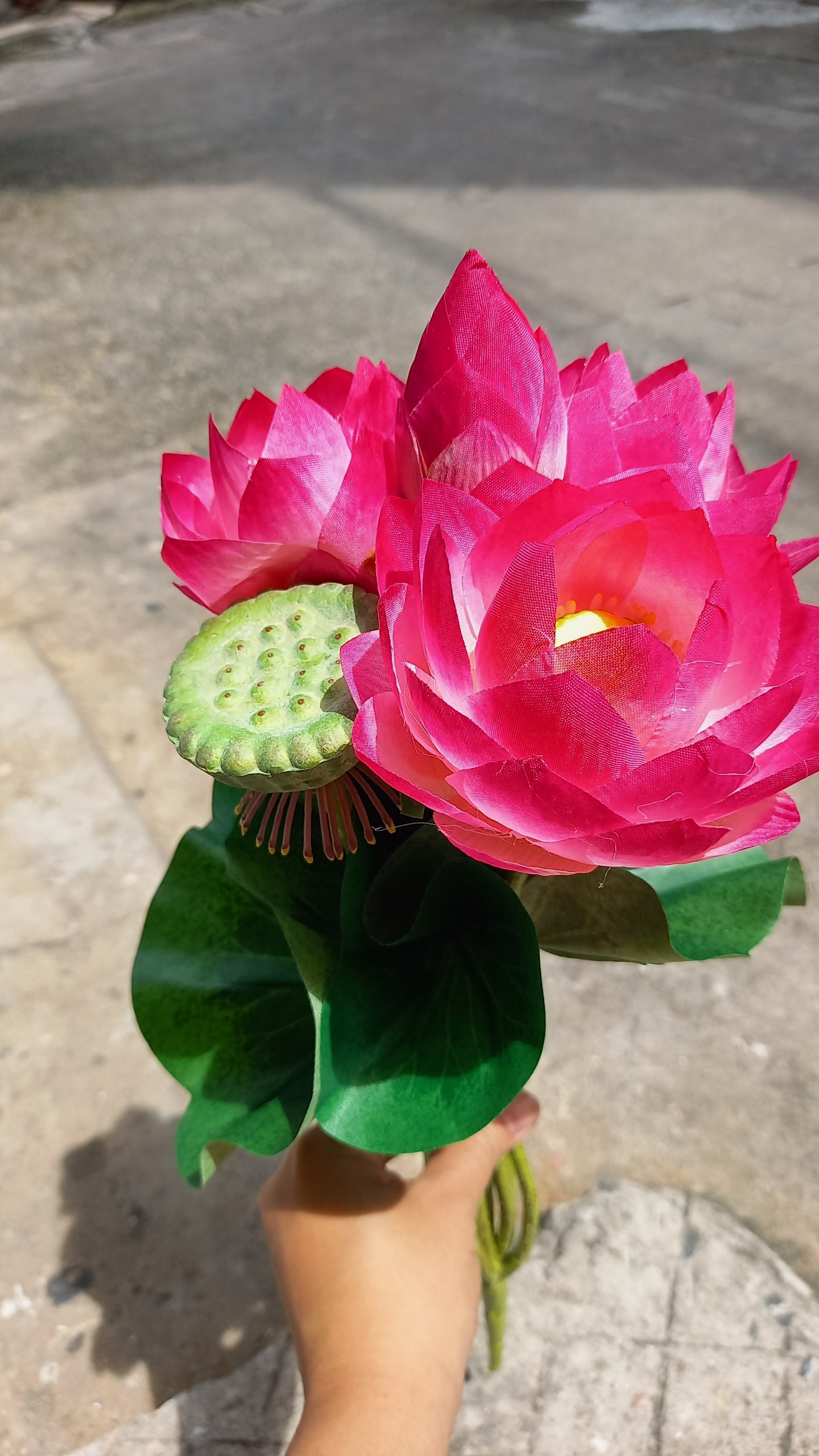 [HCM]1 Bụi sen giả nhập khẩu cao cấp cỡ TRUNG 50cm - Hoa giả - Hương Flower