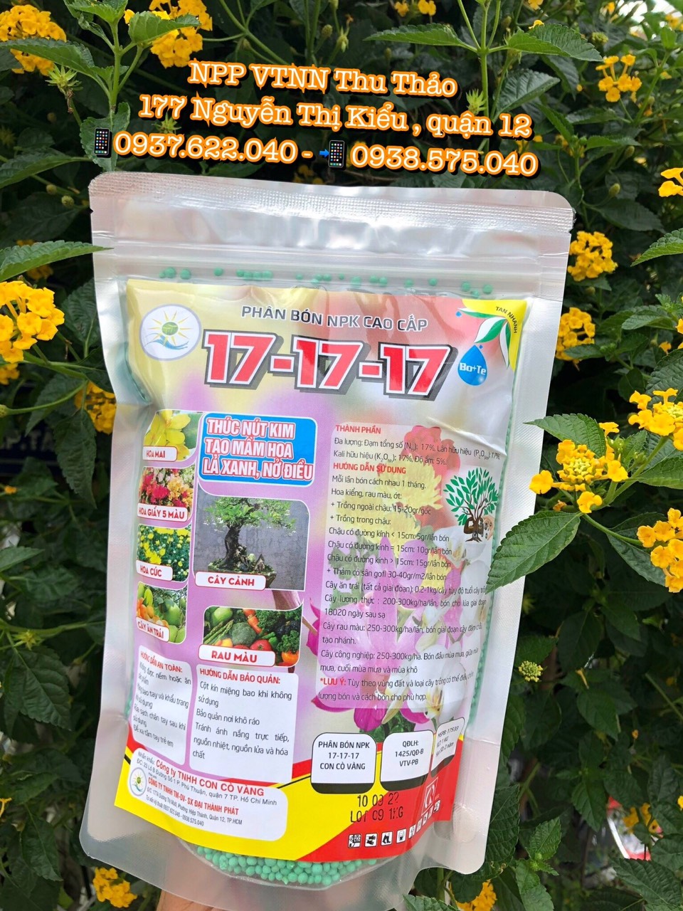 Phân bón npk cao cấp 17-17-17 +bo TE gói 1kg dưỡng nụ cây mai.thúc nút kim .công nghệ tháp cao.tan nhanh dùng cho các loại cây