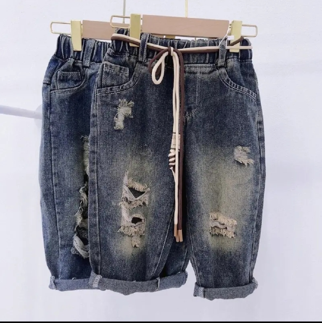 Quần bò rách kèm dây lưng cho bé trai, bé gái