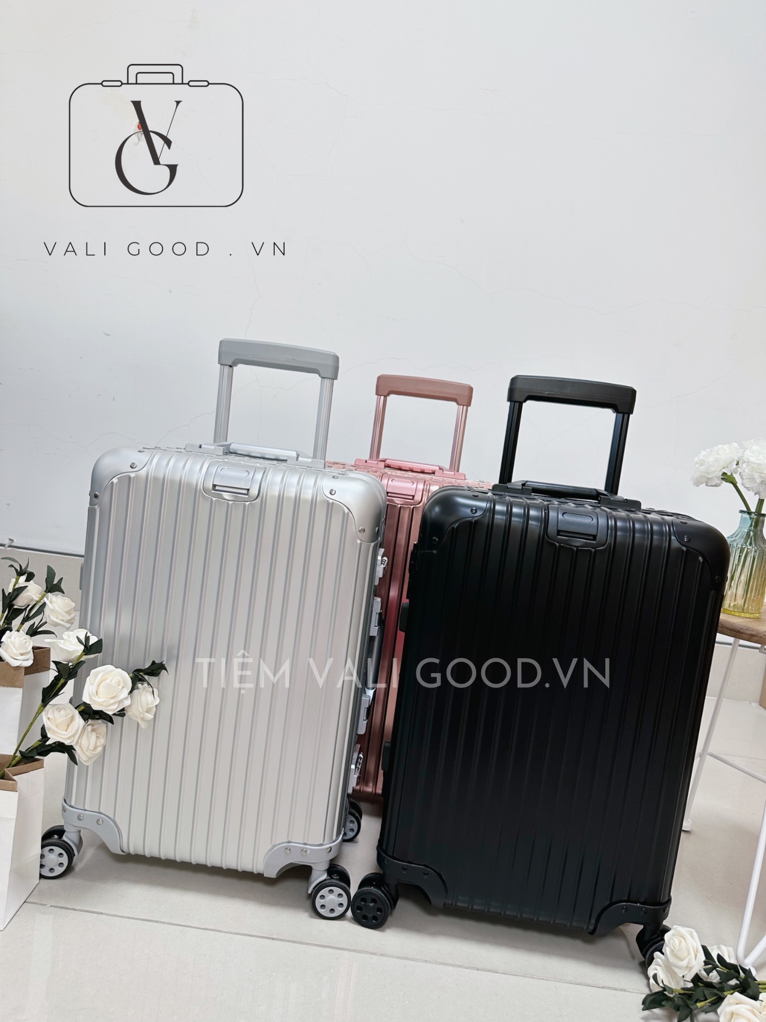 Vali nhôm nguyên khối khóa sập kéo du lich