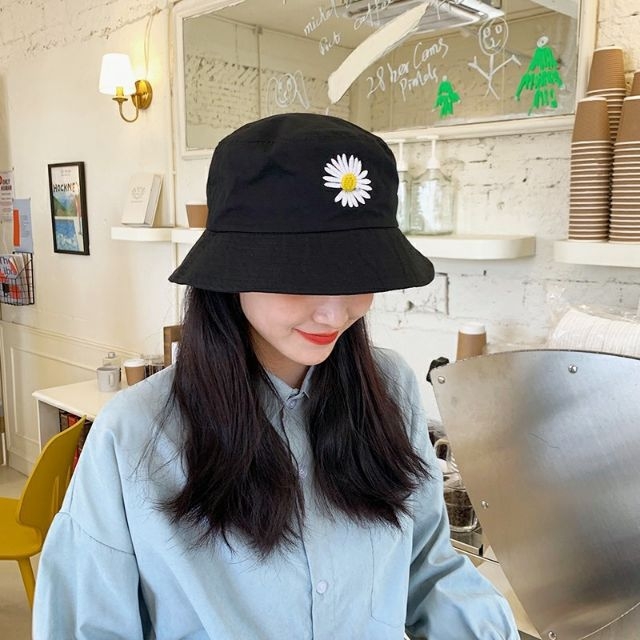 [ SALE 20K ]Mũ Tai Bèo Hoa Cúc 1 Mặt, Nón Bucket Tai Bèo Chất Vải Kaki Mịn Form Chuẩn Đẹp, nón tai bèo/ mũ beret/ nón lưỡi trai/ nón sơn bảo hiểm/ mũ mầm cây/ nón len/ nón snapback/ nón đẹp giá/ nón sơn mũ/ lưỡi trai nữ (HOA CUC) 01